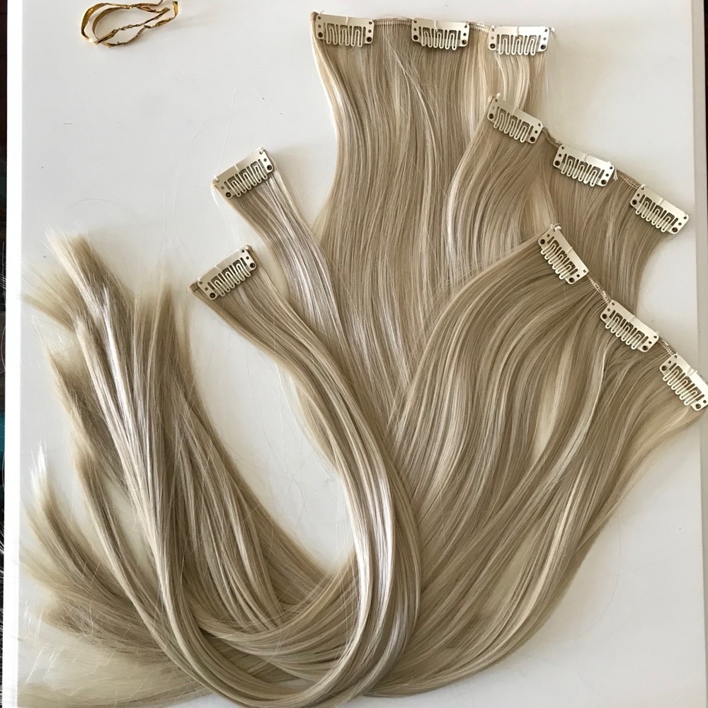 - 26” 11 Clips hair extension Clip in
